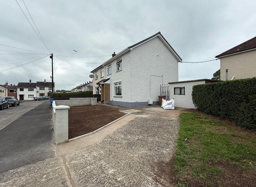 2 Bengore Gardens, Larne, BT40 2AW