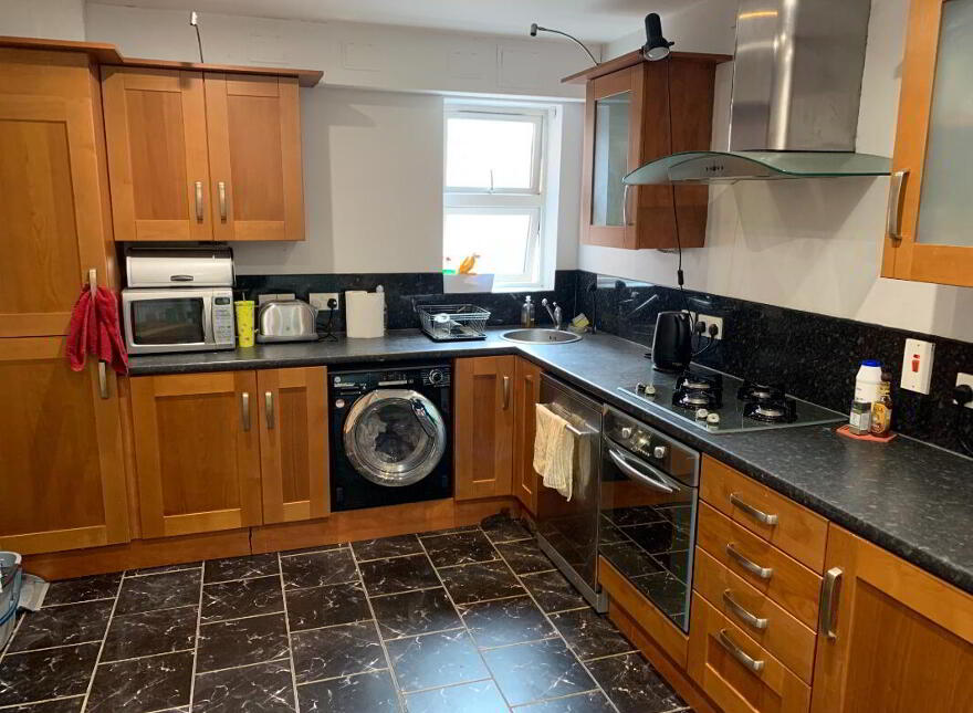 Apt 4, 36 Wellington Park, Belfast, BT9 6DN