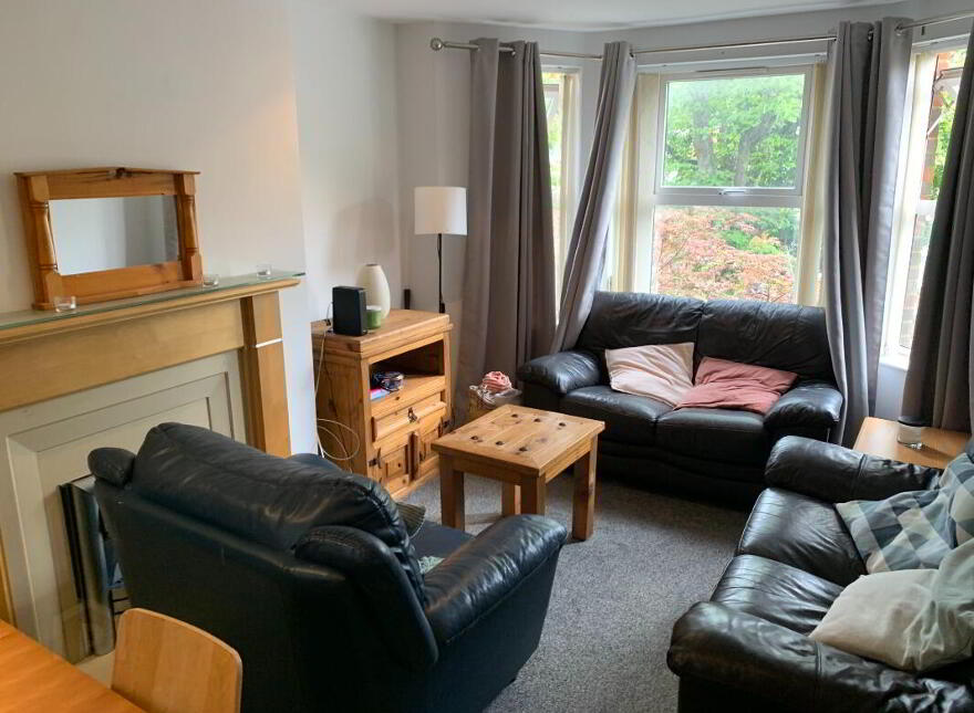 Apt 4, 36 Wellington Park, Belfast, BT9 6DN