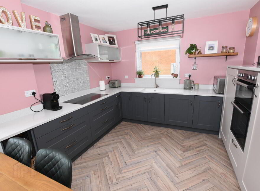 6 St Johns Park, Moira, BT67 0NL