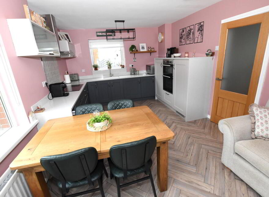 6 St Johns Park, Moira, BT67 0NL