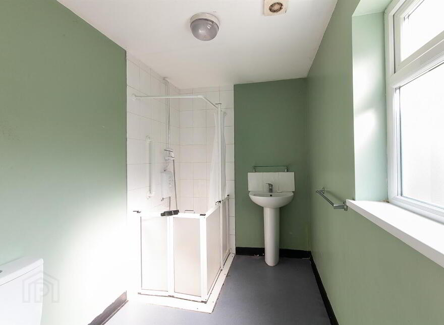 133 Dunluce Avenue, Belfast, BT9 7AX