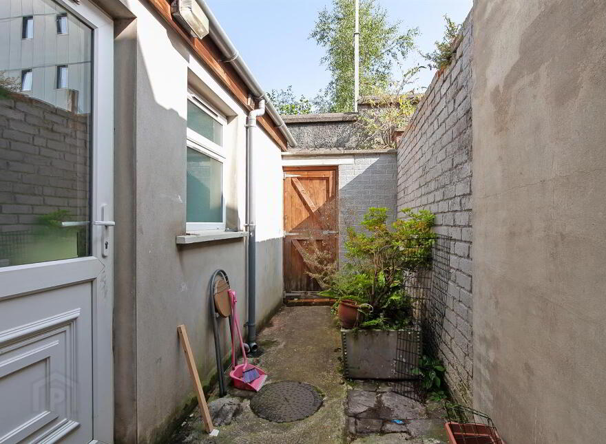 133 Dunluce Avenue, Belfast, BT9 7AX