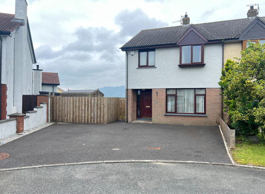 32 Bridal Hill, Warrenpoint, Newry, BT34 3JA