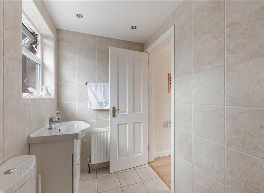 124 Cloona Park, Belfast, BT17 0HF