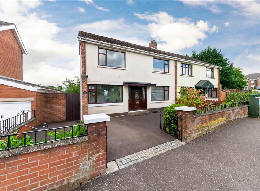 124 Cloona Park, Belfast, BT17 0HF