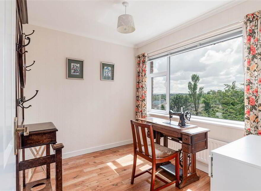 124 Cloona Park, Belfast, BT17 0HF
