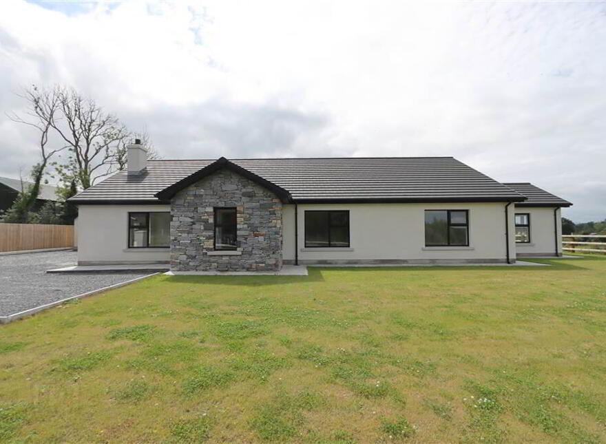 9 Killyleagh Road, Saintfield, BT24 7EJ