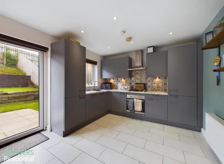 33 Orchard Hill Lane, Dundonald, Belfast, BT16 1AZ