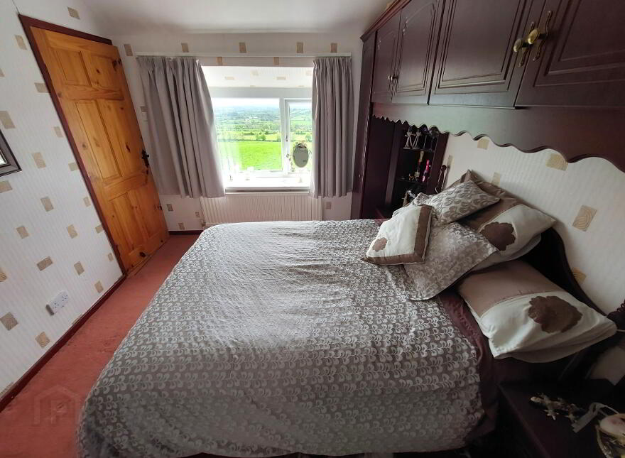 37 Lisnaharney Road, Omagh, BT79 7UF