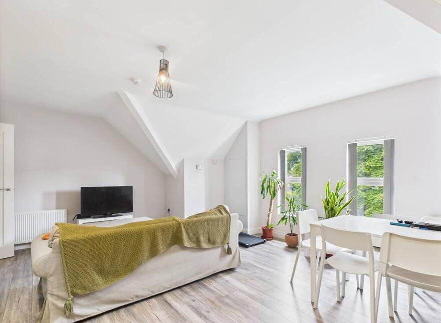 Apartment 6 12 Deramore Park, Belfast, BT9 5JT