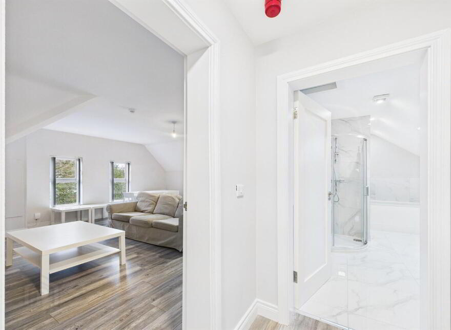 Apt 6, 12 Deramore Park, Belfast, BT9 5JT