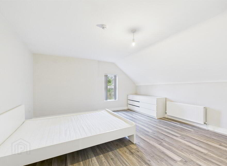 Apt 6, 12 Deramore Park, Belfast, BT9 5JT