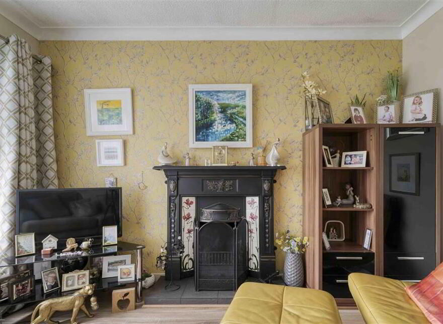 8 Lansdowne Park, Off Largymore Drive, Lisburn, BT27 5DJ