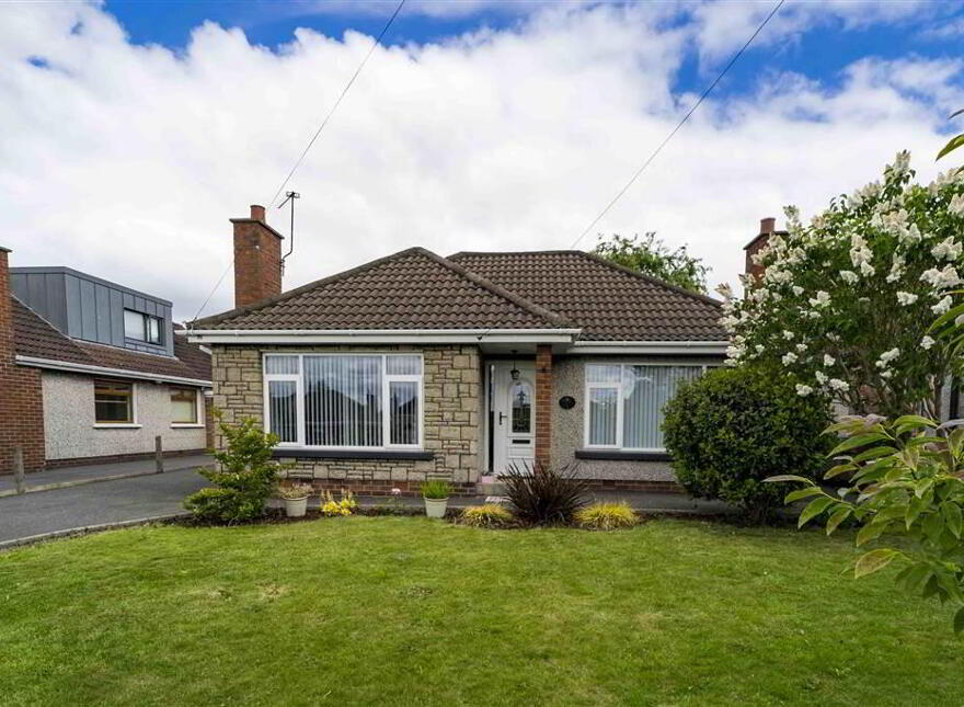 8 Lansdowne Park, Off Largymore Drive, Lisburn, BT27 5DJ