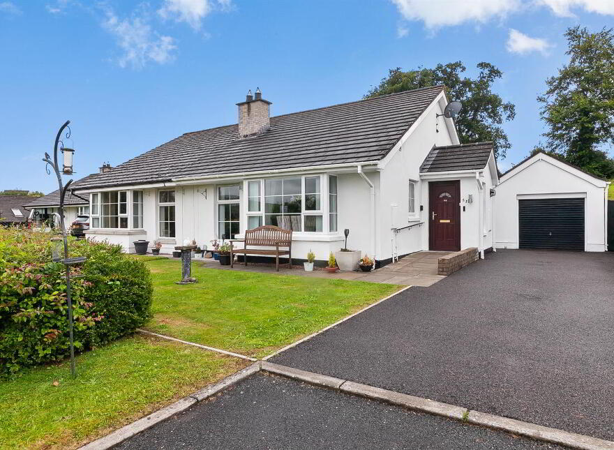 53 Millmount Lane, Dundonald, Belfast, BT16 1WN photo