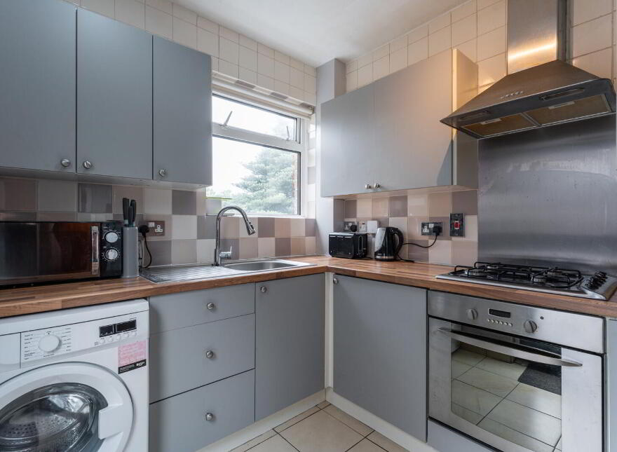 40 Rochester Road, Belfast, BT6 9LJ