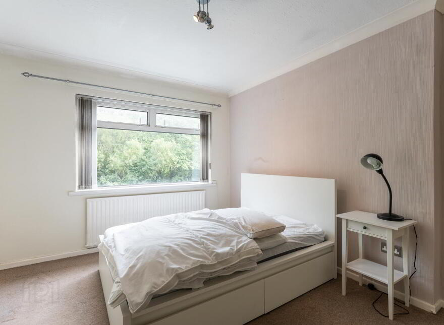40 Rochester Road, Belfast, BT6 9LJ