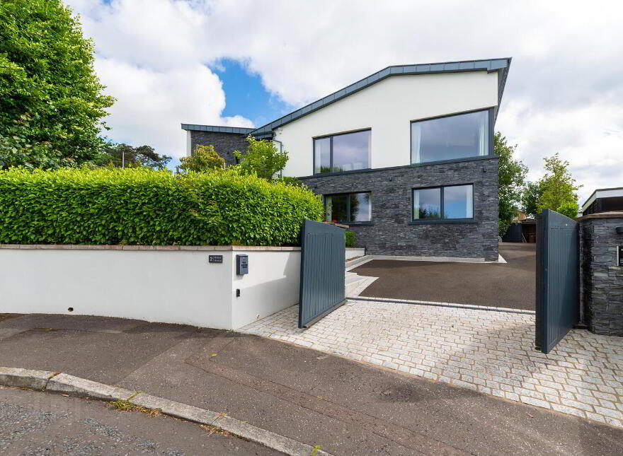 2 Kintyre Avenue, Holywood, BT18 0LY