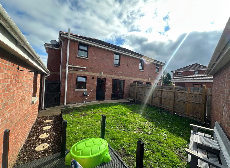 2 Barnfield Cottages, Derryaghy, Lisburn, BT28 3TN