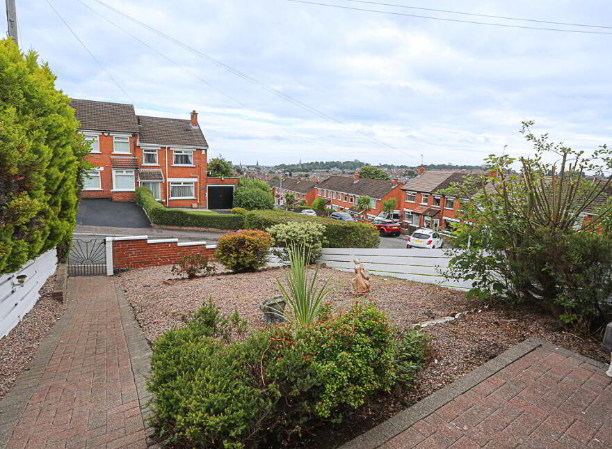 63 Silverstream Crescent, Bangor, BT20 3NE