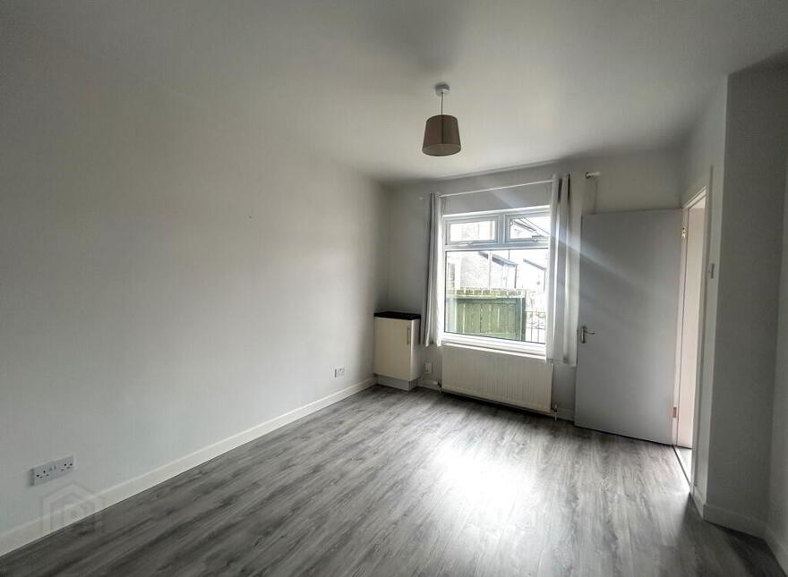 30 Dunraven Crescent, Belfast, BT5 5LE