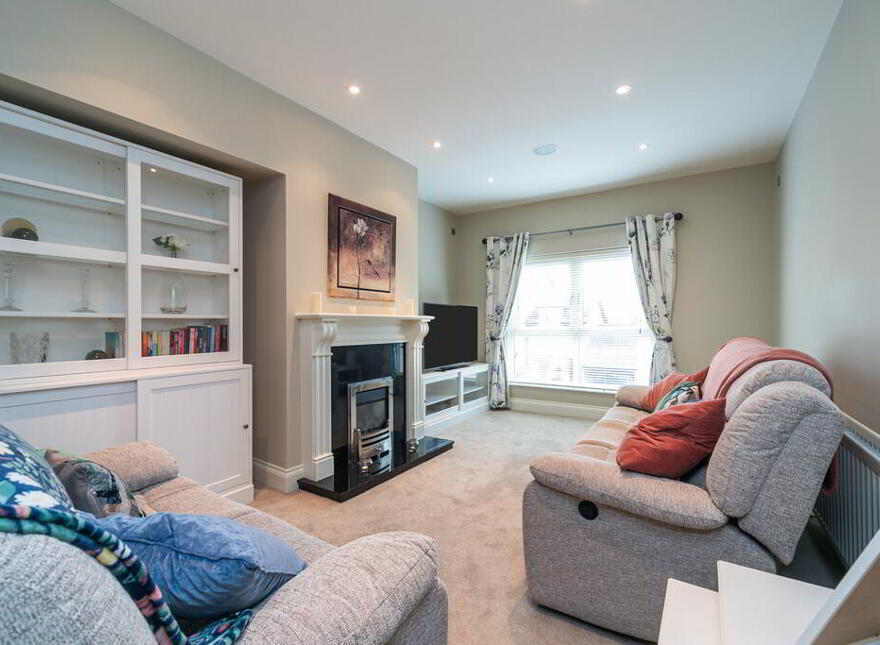 6 Bracken Hill Avenue, Ballymaconaghy Road, Belfast, BT8 6ZS