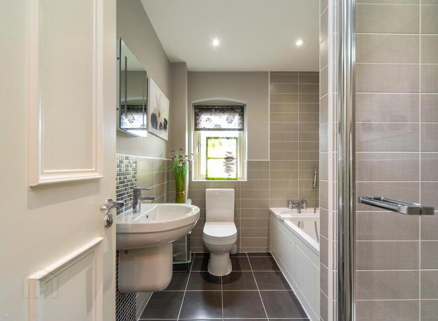 6 Bracken Hill Avenue, Ballymaconaghy Road, Belfast, BT8 6ZS