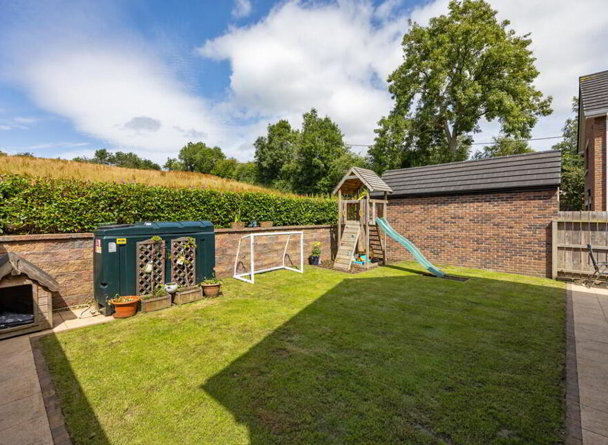 3 Thorndale View, Lisburn, BT27 5GP