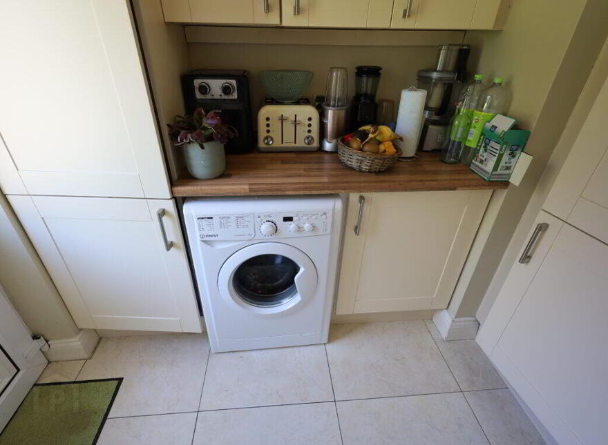 3 Woodgrove, Forest Road, Carrigaline, P43YF34