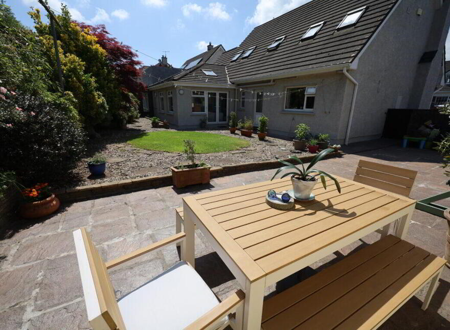 3 Woodgrove, Forest Road, Carrigaline, P43YF34