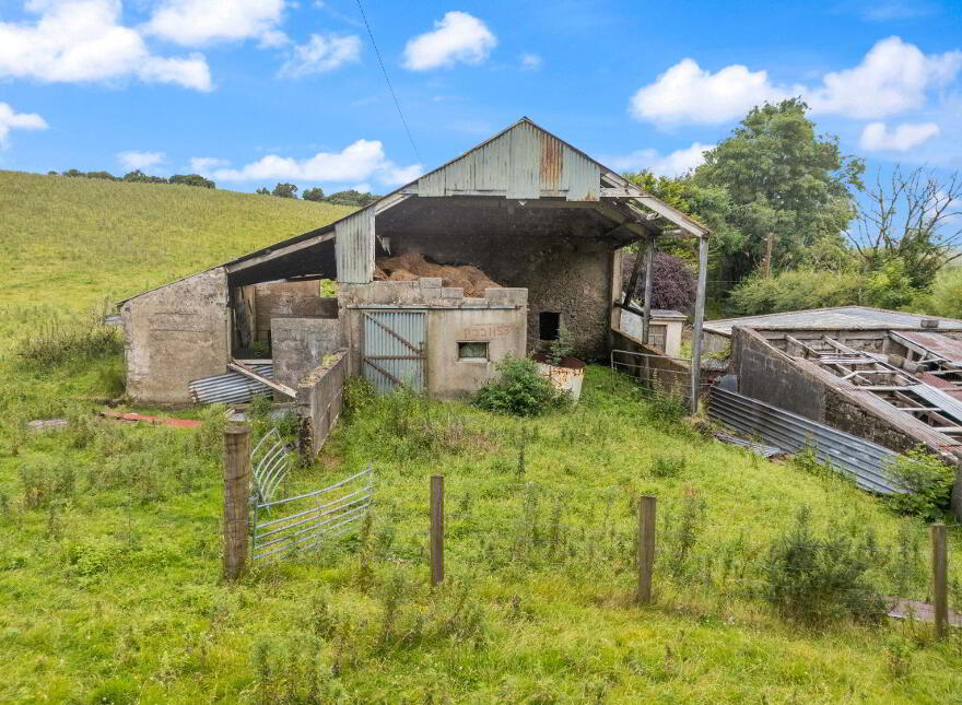 House On, C.56 Acres Ardara, Charlestown