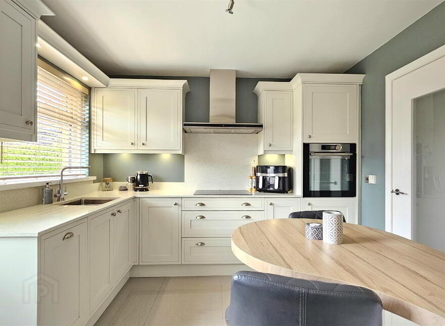 62 Albany Drive, Carrickfergus, BT38 8BF