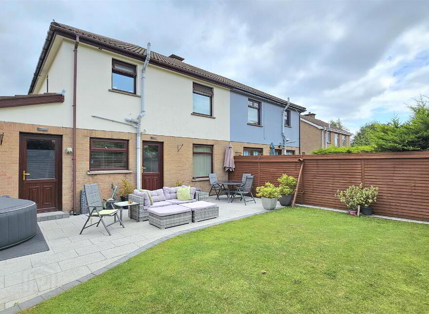 62 Albany Drive, Carrickfergus, BT38 8BF