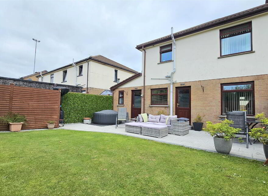 62 Albany Drive, Carrickfergus, BT38 8BF