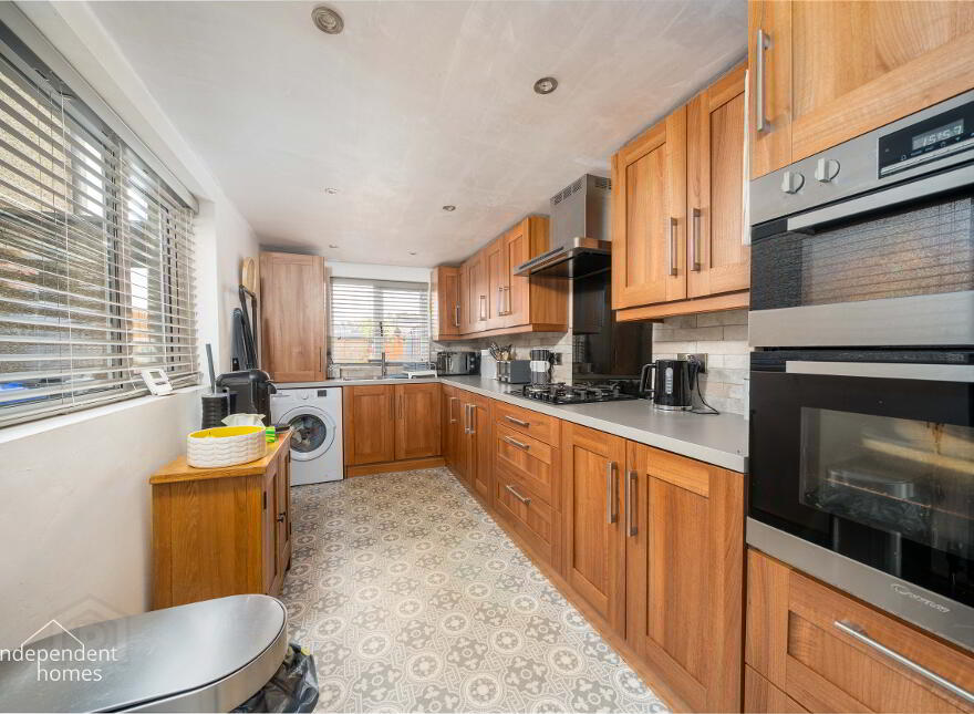 24 Fleet Street, Larne, BT40 1BA
