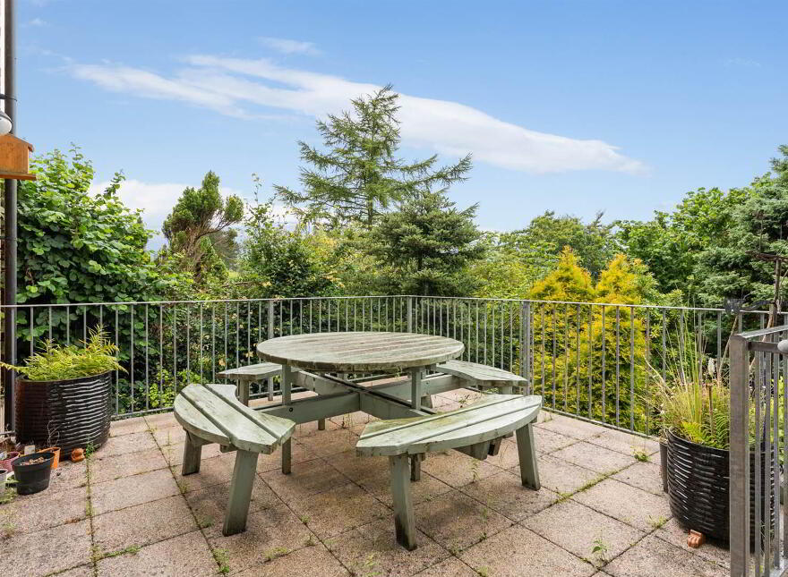 'Lismoir', 25 Glencraig Park, Craigavad, Holywood, BT18 0BZ