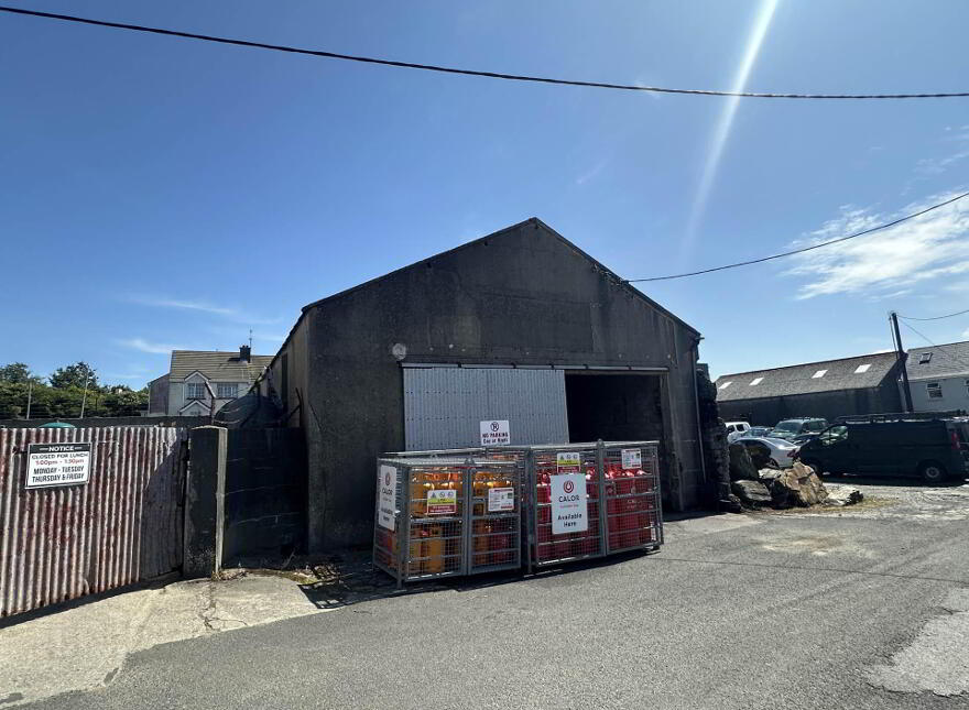 Back Lane, Moville, F93NV34