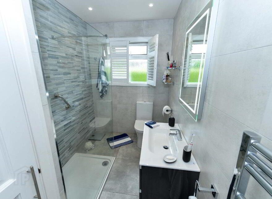 8 Glen Ebor Park, Belfast, BT4 2JJ