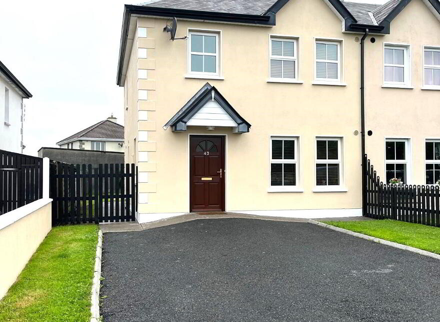 43 Highfield, Tubbercurry, F91T3C9 photo
