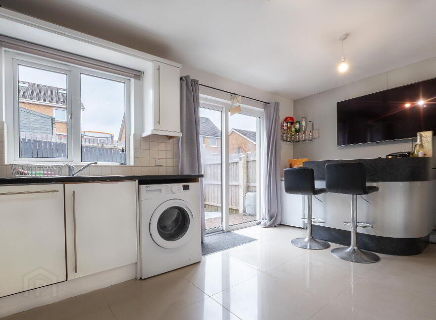 15 Lyndhurst Place, Belfast, BT13 3XU