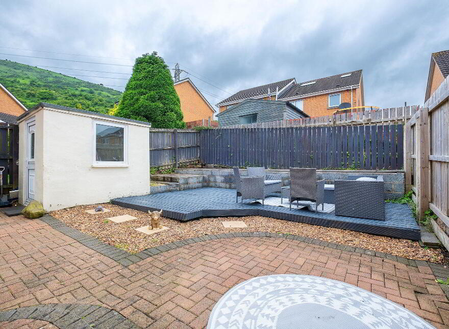 15 Lyndhurst Place, Belfast, BT13 3XU