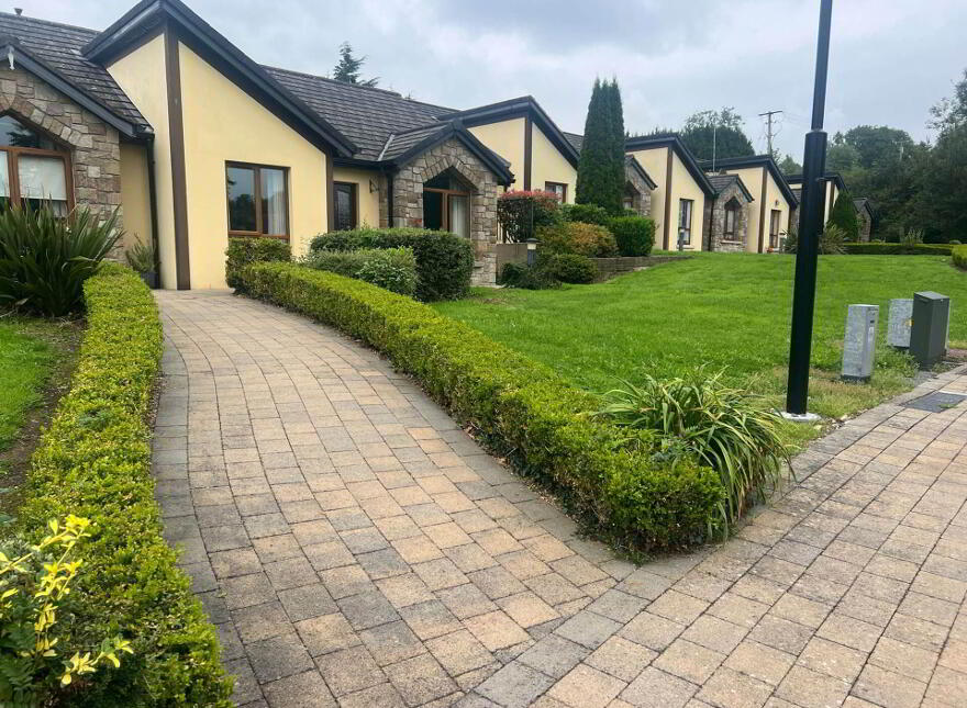 23 Castlemanor Village, Cavan Town, H12PY05