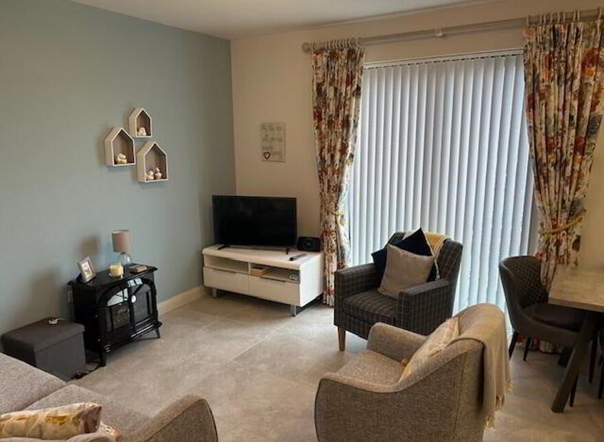 30 Hatheran Square( SHORT TERM LET, 7 Months), Portstewart, BT55 7UL
