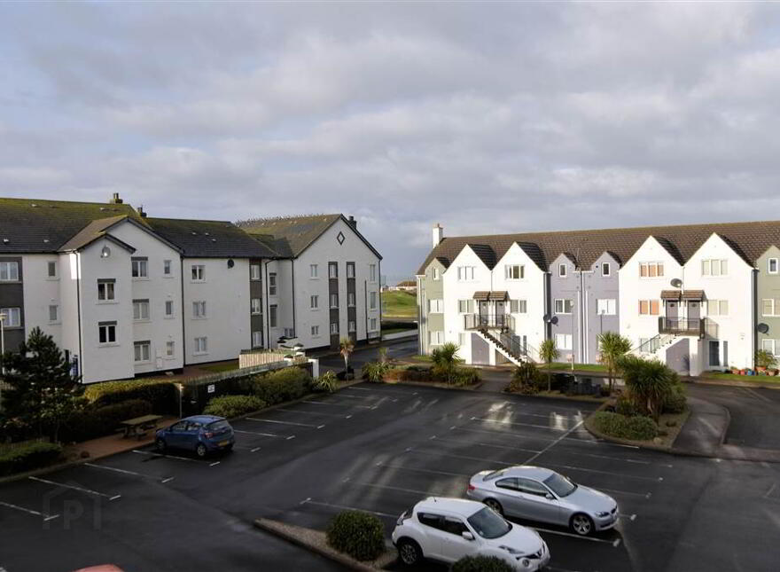 40 Old Castle Court, Portrush, BT56 8GR