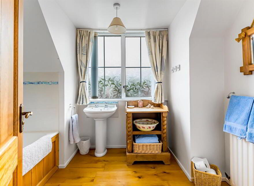 8 Demesne Gate, Saintfield, BT24 7BE