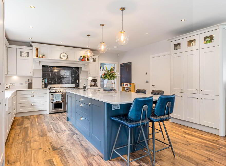 6 Beechtree Hill, Lisburn, BT28 3RX
