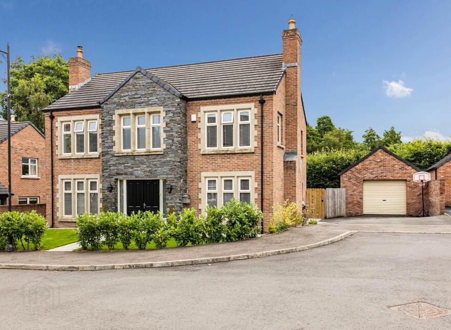 6 Beechtree Hill, Lisburn, BT28 3RX