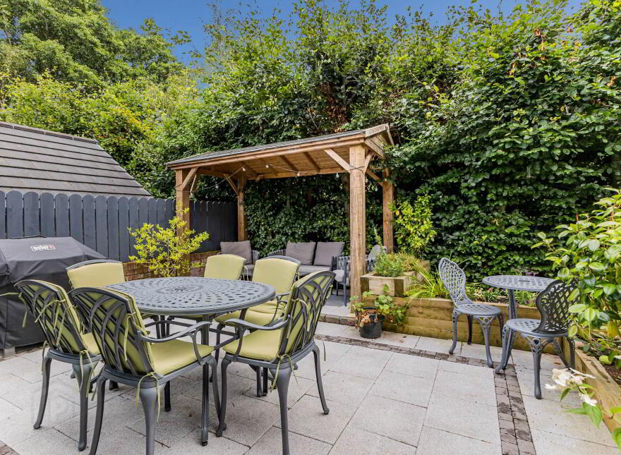 6 Beechtree Hill, Lisburn, BT28 3RX