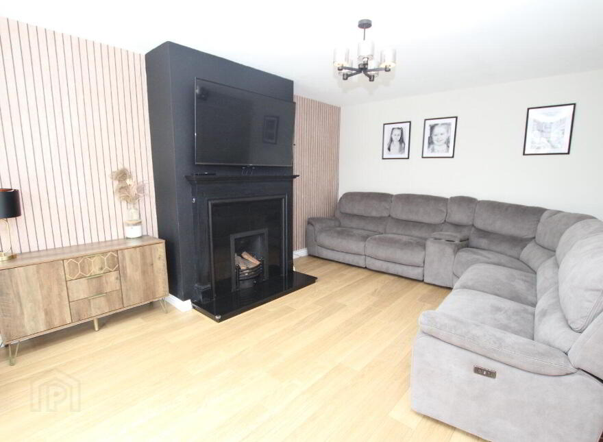 25 Carnbeg Dale, Antrim, BT41 4RE